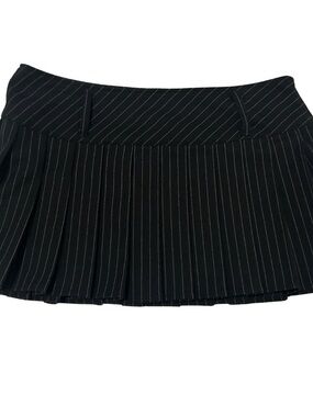 Forever 21 Black & White Pinstripe Pleated Mini Skirt